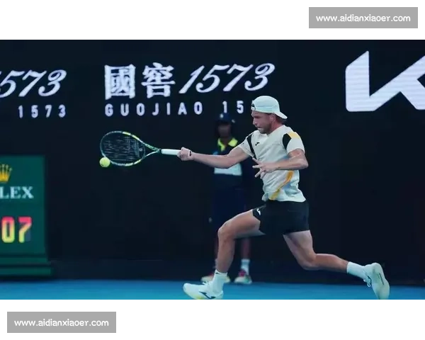 澳网赛场风云再起新星老将激战引发全球网坛热议与期待升温 - 副本 - 副本